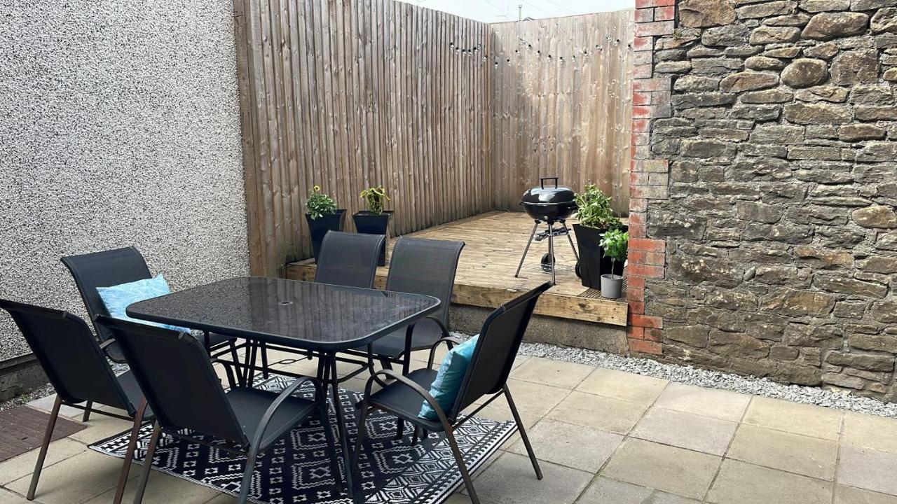 Cardiff Arms Bistro & Hotel Treorky Exterior foto